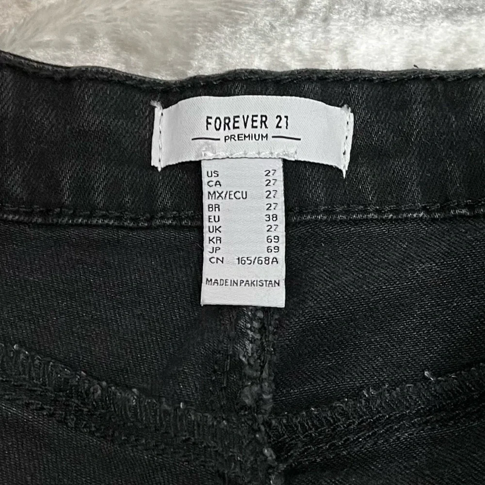Forever 21 Premium Black Denim high waisted flair bell bottom size 27 - Picture 6 of 8